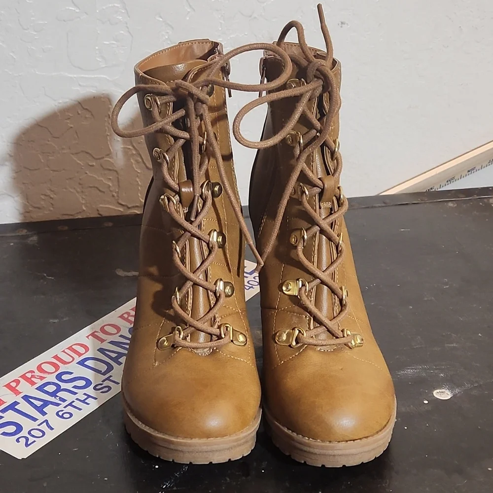 GBG GUESS 7.5M High Side Zip Lace Up Heel Boot